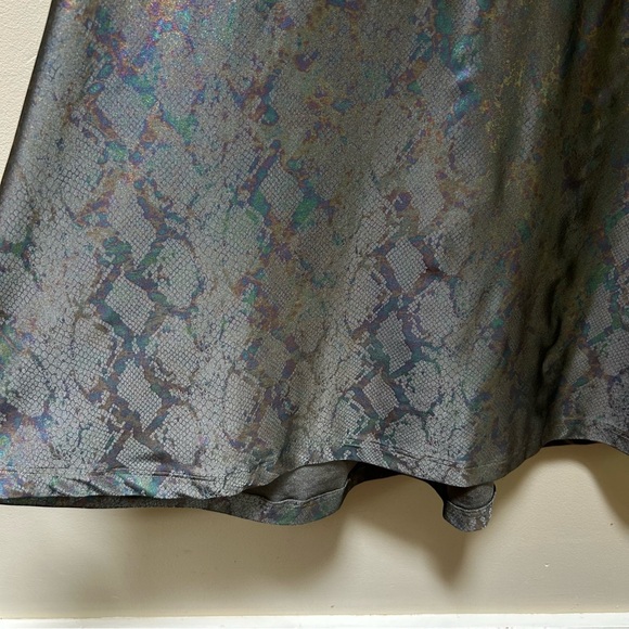 Iridescent Snake Print Stretch Sleeveless Hand-Made Dress in size Medium - Picture 4 of 12